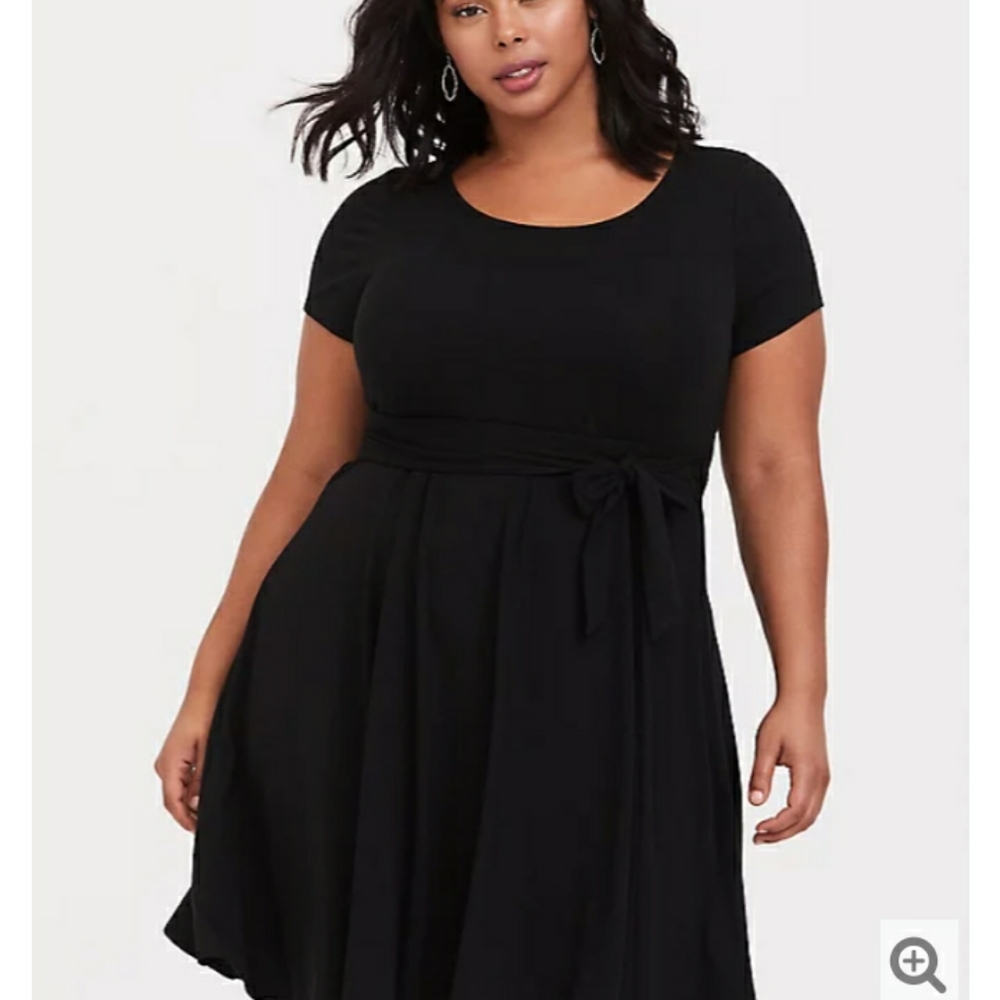 BLACK JERSEY TIE-FRONT SKATER DRESS